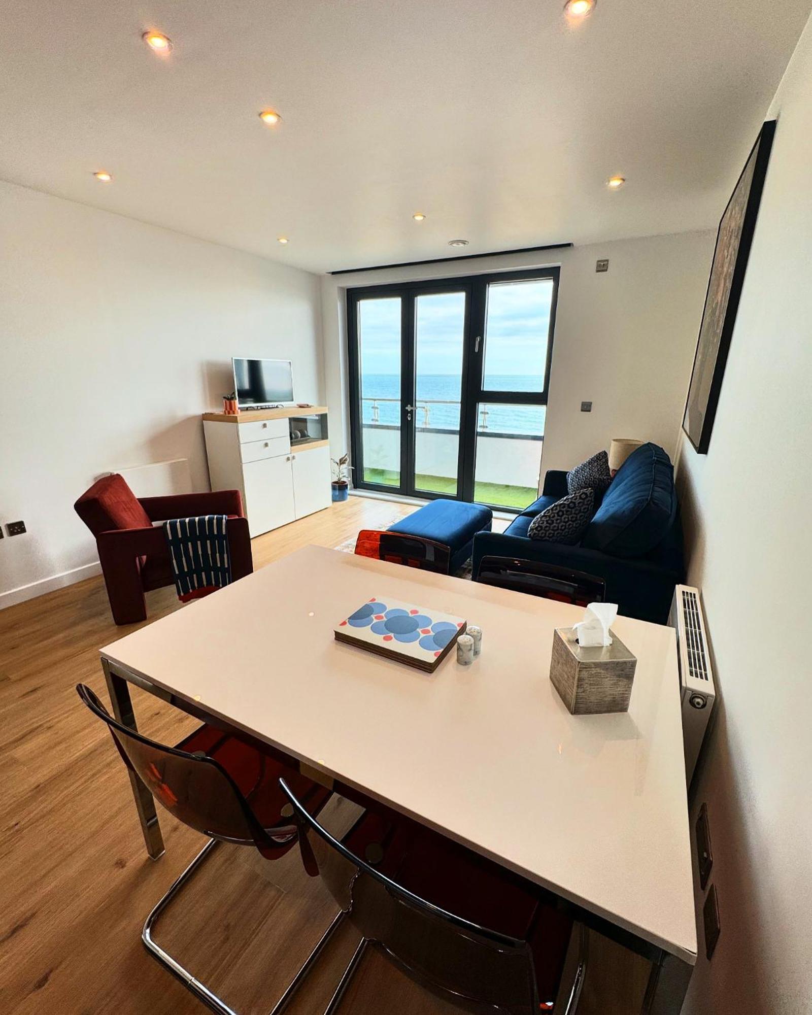 Stunning Beach Front Apartment With Sea Views, Free Parking & Balcony رامْسْغيت المظهر الخارجي الصورة